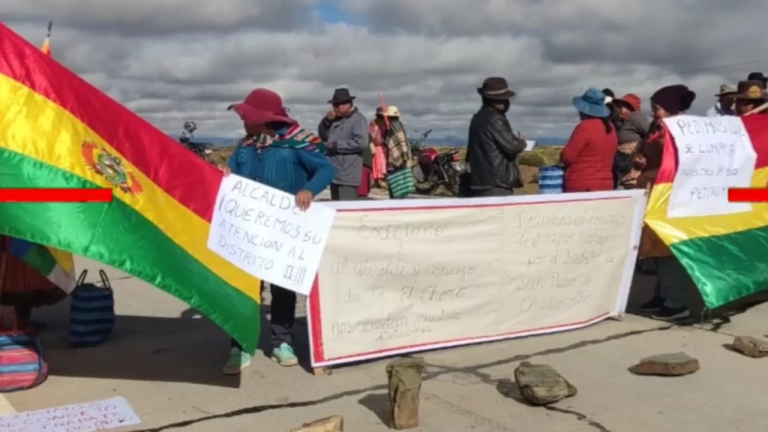 Bloqueos en carretera internacional Oruro - Pisiga