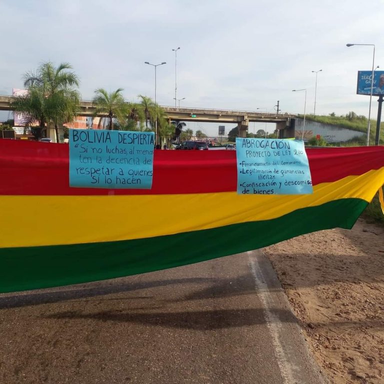 Bloqueos en el Puente Viru Viru de Santa Cruz Foto: MONTERO NOTICIA