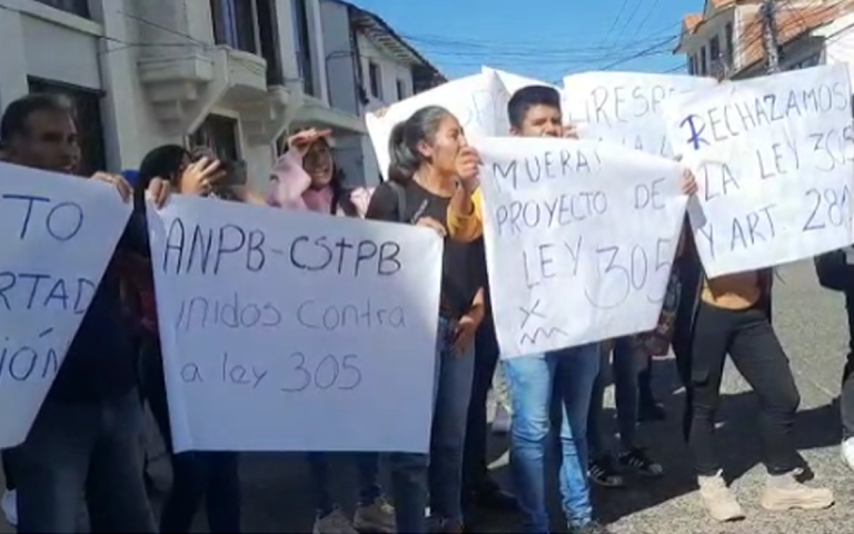 Plantón de periodistas en Sucre