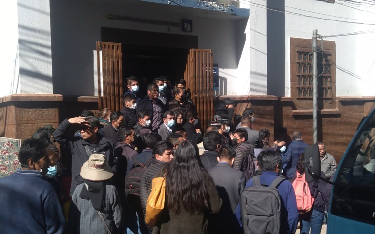Toman servicio de impuestos en Potosí