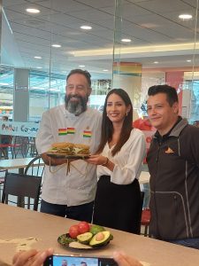 Evento hamburguesa de quinua en Pollos Copacabana