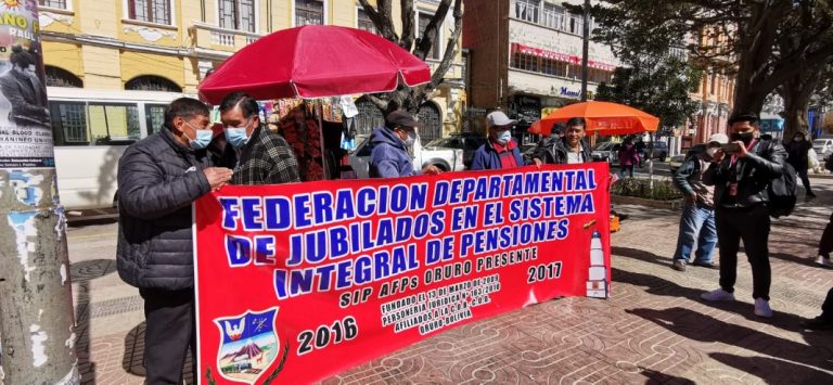 Marcha Jubilados en Oruro Foto: URGENTE.BO