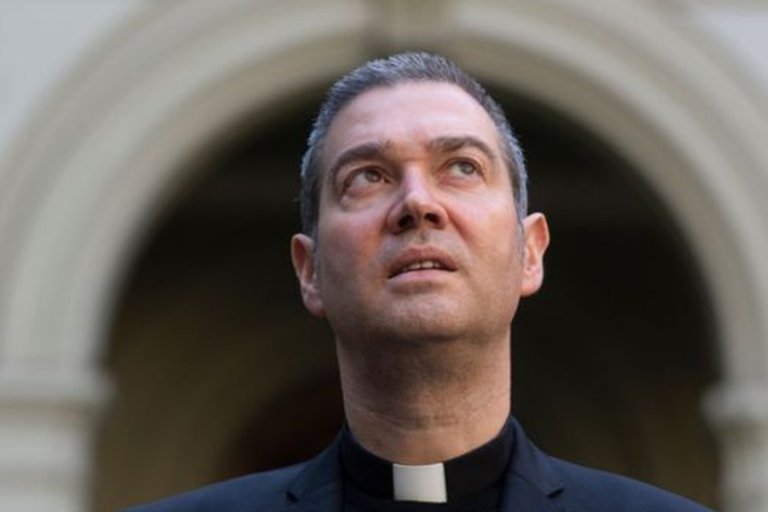 Monseñor Jordi Bertomeu Farnós Foto La Tercera