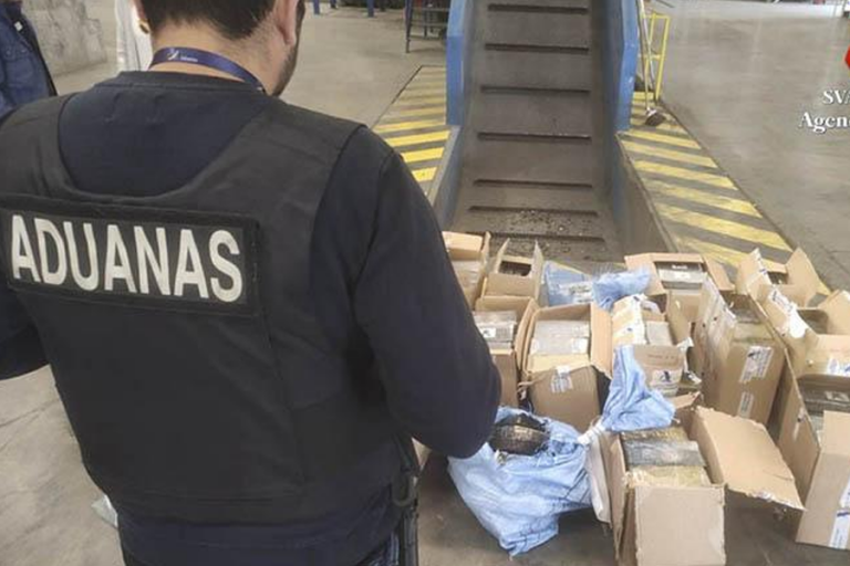 Aduana España, carga de droga Foto: PRENSA L
