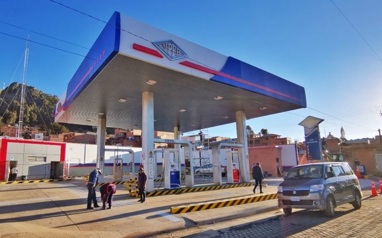 Estación de servicio de venta de gasolina y diésel. Foto: YPFB
