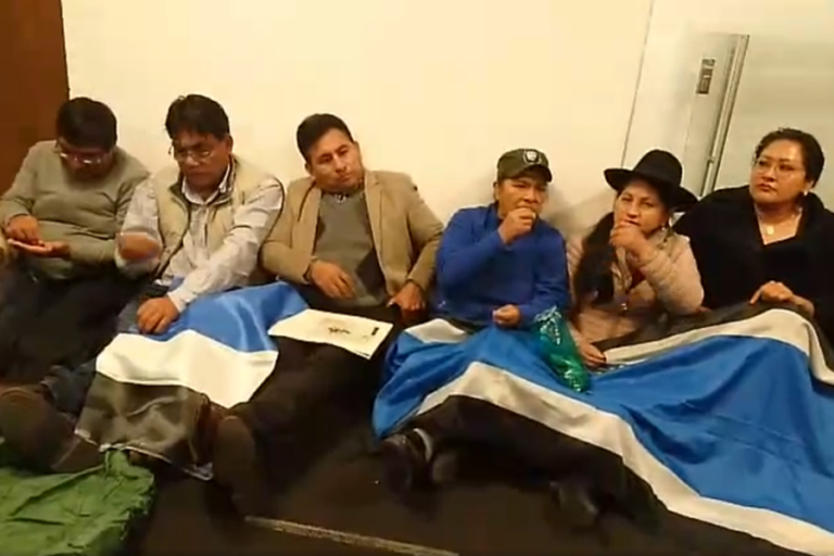 Diputados "evistas" en huelga de hambre