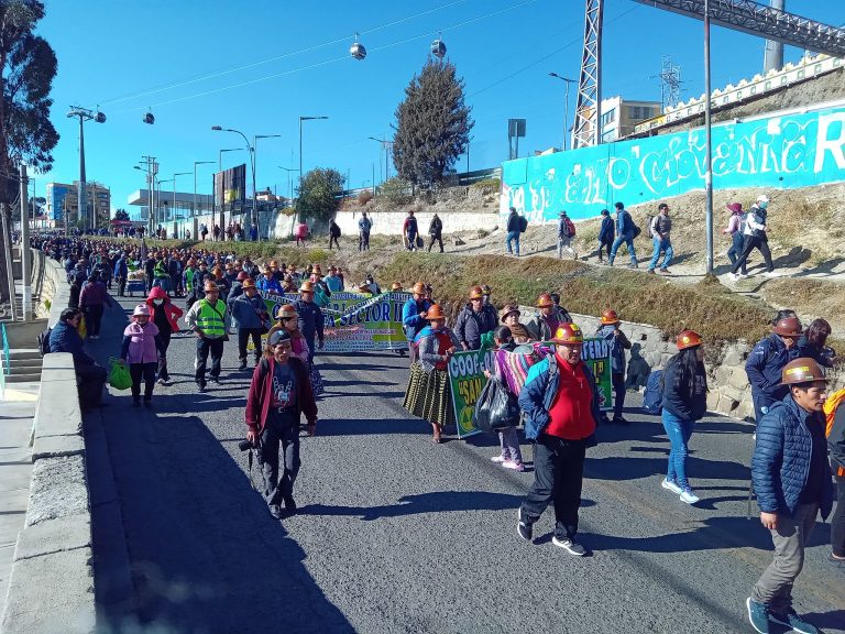 Marcha mineros auríferos en La Paz /Foto: Vos Tv