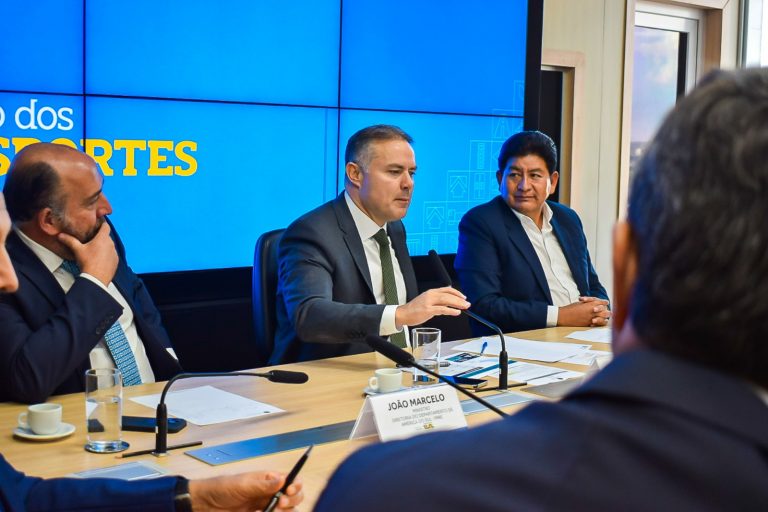 Reunión entre las representaciones de Brasil y Bolivia /Foto: Ministerio de Obras Públicas/