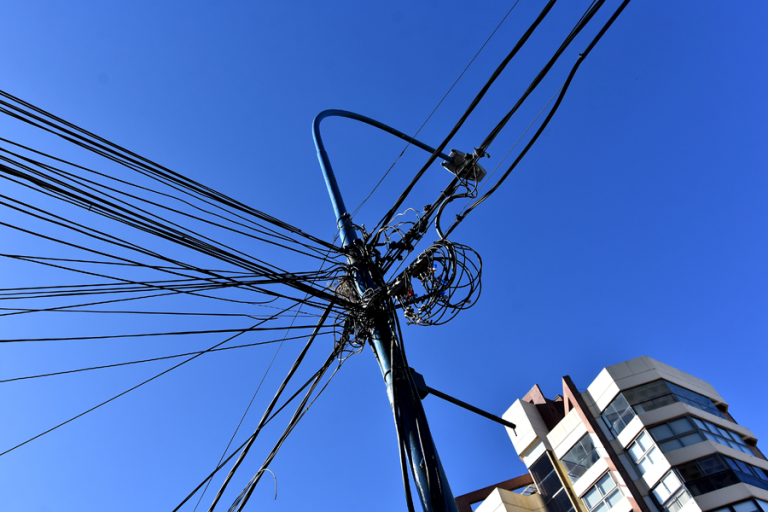 Cables de luz /Imágen de referencia/