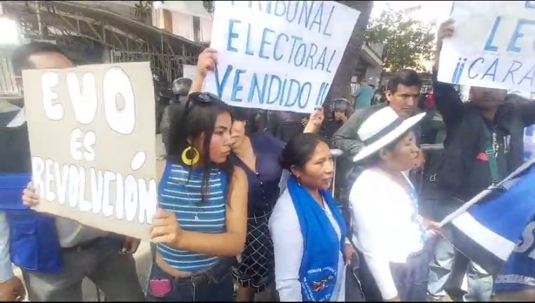 Protestas de "evistas" en Cochabamba