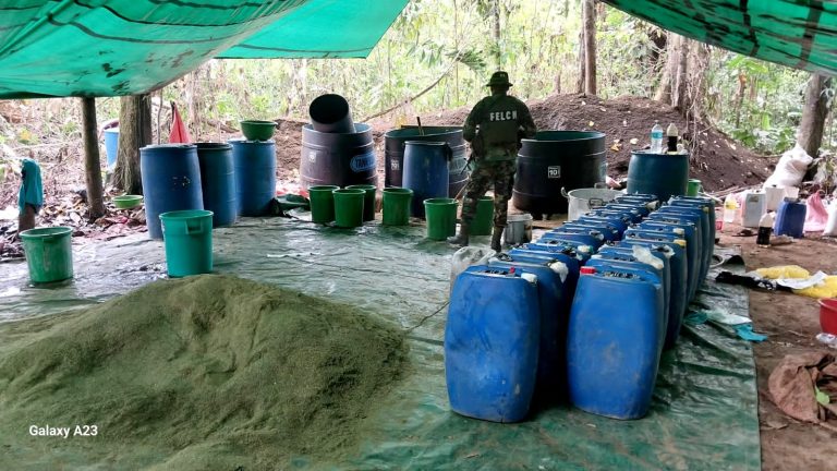 Una de las fábricas destruidas en el Chapare cochabambino. Foto: Min Gobierno