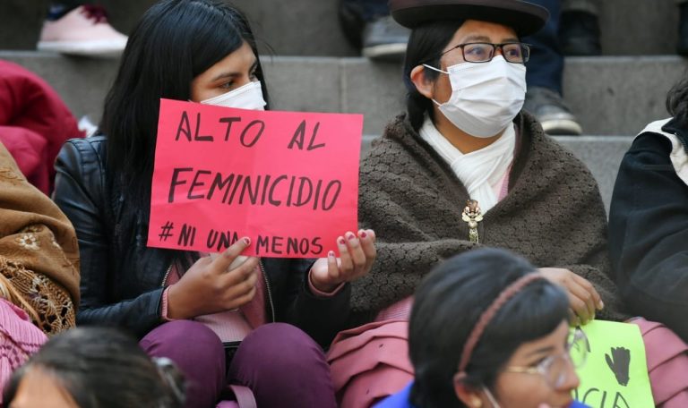 Contra la violencia y feminicidios