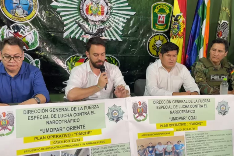 Conferencia de prensa sobre operativos antidroga
