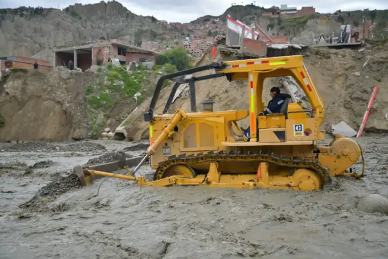Maquinaria trabajando en La Paz /Foto: AMUN/
