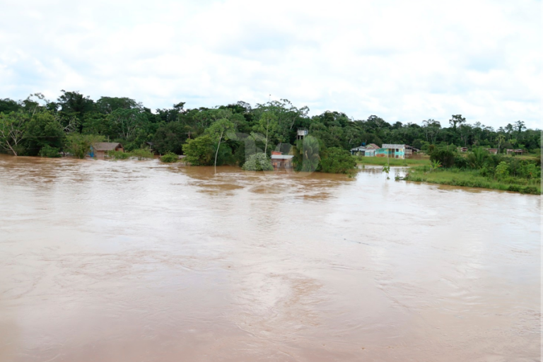 Aguas del río Tahuamanu cubren a la comunidad Cachuelita Bajo /Foto: TVU Pando
