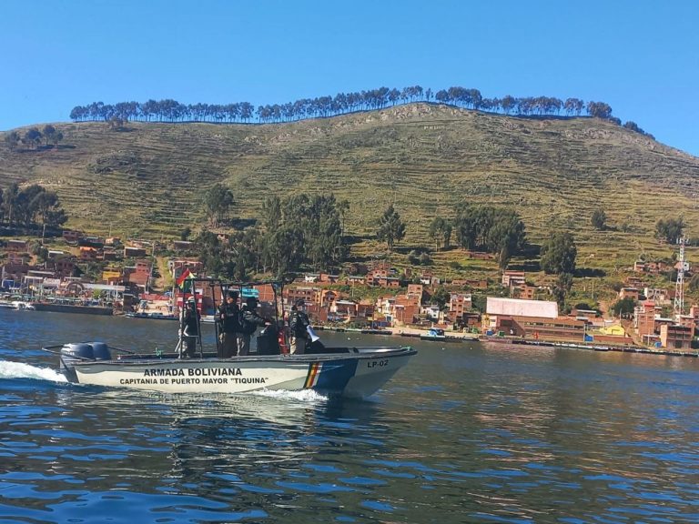 ARMADA BOLIVIANA EN SEMANA SANTA DESPLIEGA MÁS DE 800 EFECTIVOS NAVALES EN EL SECTOR LACUSTRE /Foto: Armada en Acción