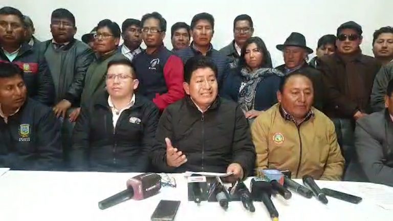 Conferencia de prensa fejuves El Alto y gobierno central