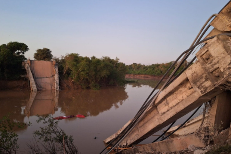 Puente Rapulo en Santa Ana de Yacuma colapsado