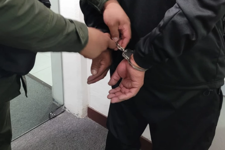 Aprehendido /arrestado / manos enmanilladas/ imagen ilustrativa / Foto: Fiscalía General del Estado