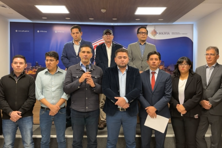 Reunión entre empresarios privados y autoridades del Ministerio de Hidrocarburos