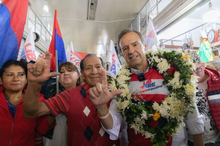 Jorge Tuto Quiroga en campaña con LIBRE /Foto: Facebook Tuto Quiroga/