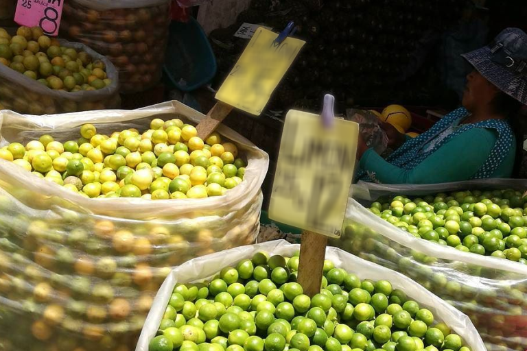 Limones en mercado de Bolivia / Foto: Azafran Bolivia /