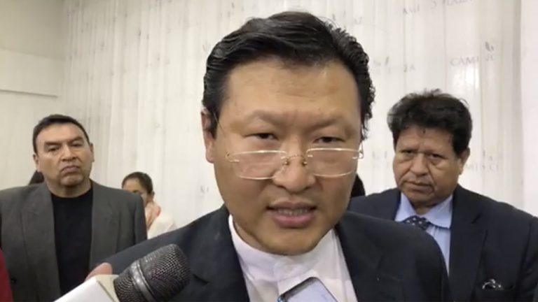 Chi Hyun Chung - Político