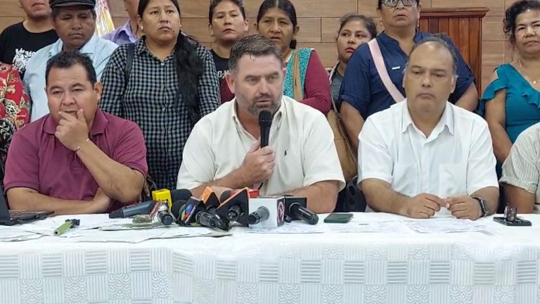 Comité Multisectorial reunido en Santa Cruz