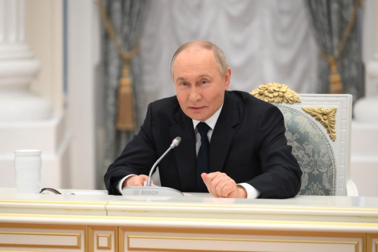 El presidente ruso, Vladimir Putin, durante un encuentro con empresarios REMITIDA / HANDOUT por PRESIDENCIA DE RUSIA
