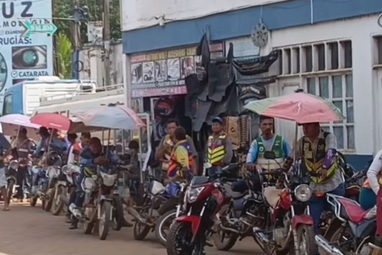 Filas surtidores de Cobija