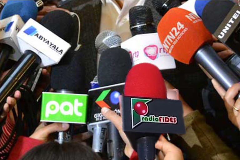 Prensa / medios de comunicación / periodistas/