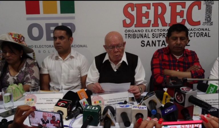 Conferencia de prensa TSE en Santa Cruz