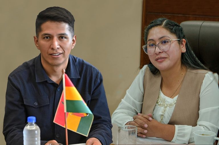 Andrónico Rodriguez y Eva Copa /Foto: EL DEBER/