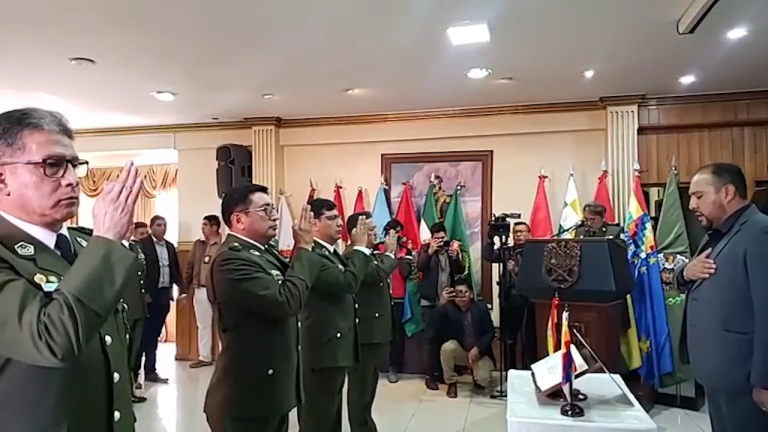 Posesión de nuevos comandantes de la policía