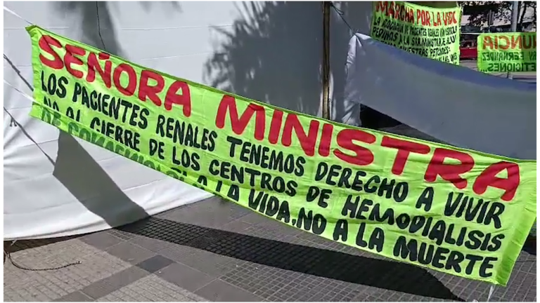 Protesta de pacientes renales en Santa Cruz