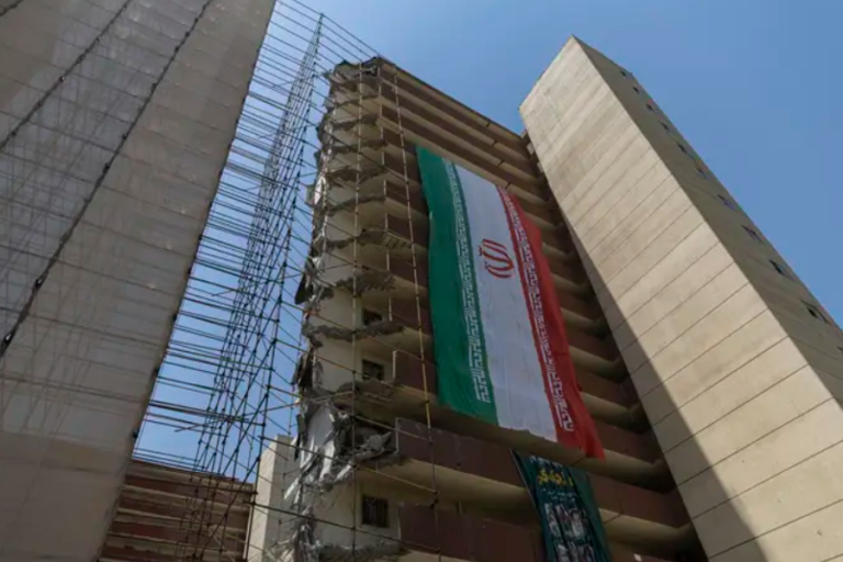 Bandera de Irán - Europa Press/Contacto/Sobhan Farajvan