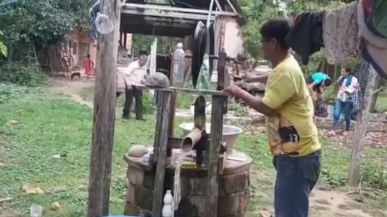 Pozo de agua en comunidad beniana