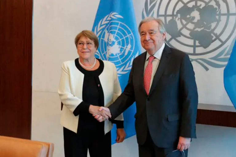 Los países de la CELAC reivindican que «ha llegado el momento» de un secretario general de la ONU latinoamericano Archivo - Saludo entre el secretario general de la ONU, António Guterres, y la expresidenta chilena Michelle Bachelet, en el mes de marzo - Europa Press/Contacto/Giada Papini Rampelotto/Euro