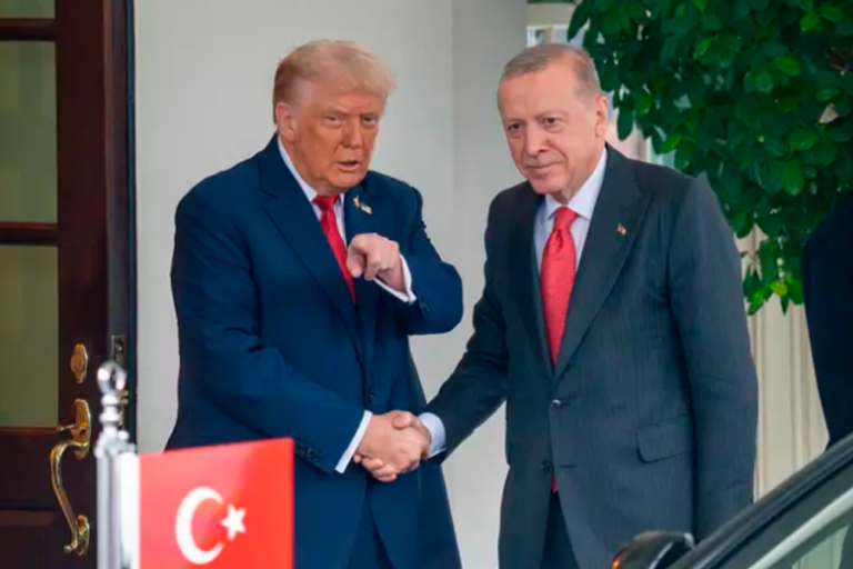 Imagen de archivo de los presidentes de EEUU y Turquía, Donald Trump y Recep Tayyip Erdogan, respectivamente. - Europa Press/Contacto/Joey Sussman