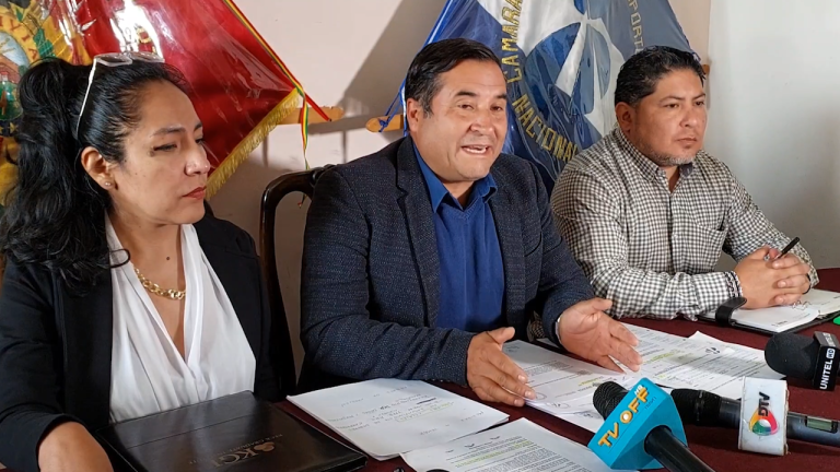Conferencia de prensa del sector transporte