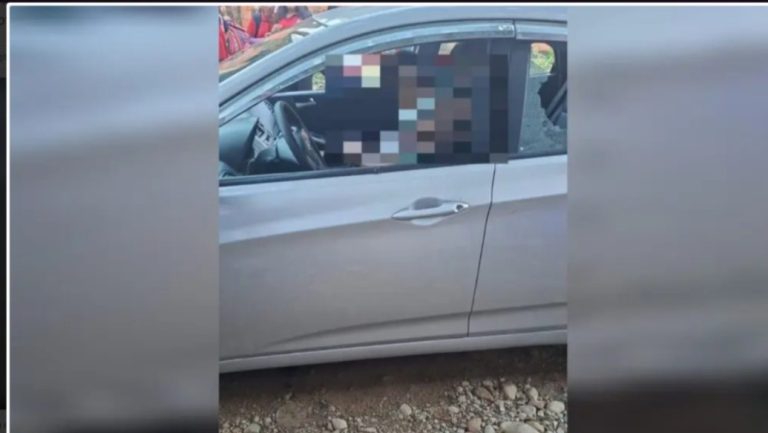 Vehículo donde acribillaron a dos personas /Foto: Opinion/