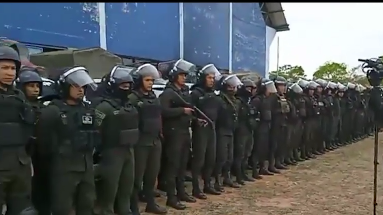 Contingente de policías en Guarayos