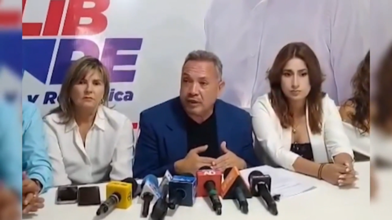 Conferencia de prensa Alianza Libre en Cochabamba