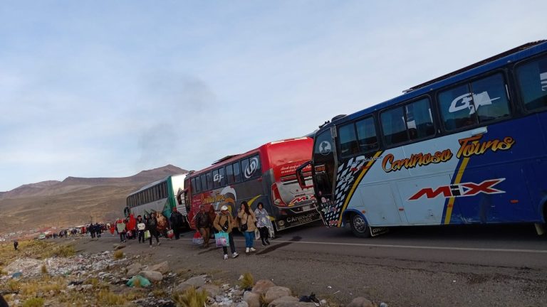 Bloqueo en Challapata / lunes 13 de octubre