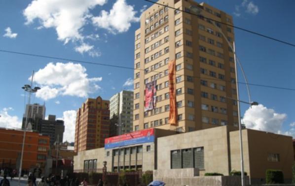 Facultad de Economía de la UMSA rechaza anular la docencia del presidente Arce, quien continuará dando clases