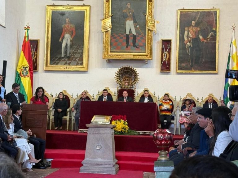 Entrega de credenciales a los mandatarios electos en la Casa de la Libertad /Foto: El Bunker/