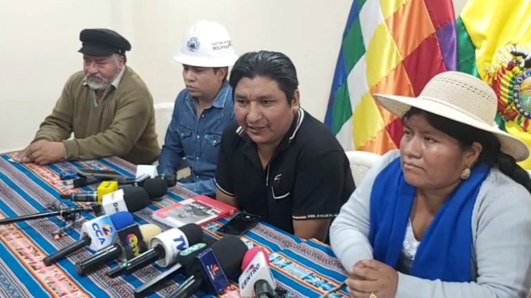 Vicente Choque, dirigente evista en conferencia de prensa