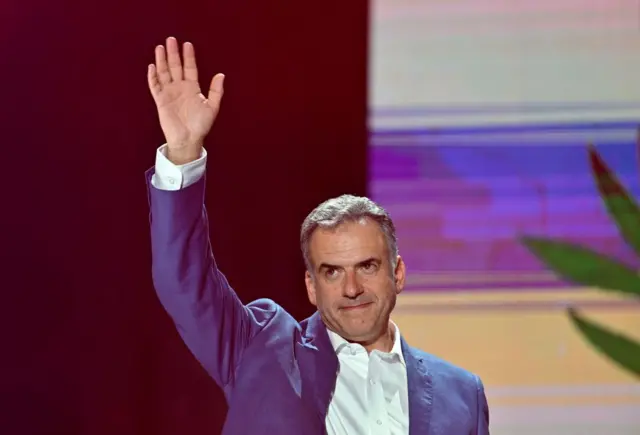 Orsi y Boric encabezan la llegada de mandatarios a la posesión de Rodrigo Paz; 20 delegaciones ya están en Bolivia Yamandú Orsi Presidente de Uruguay Fuente de la imagen, Getty Images