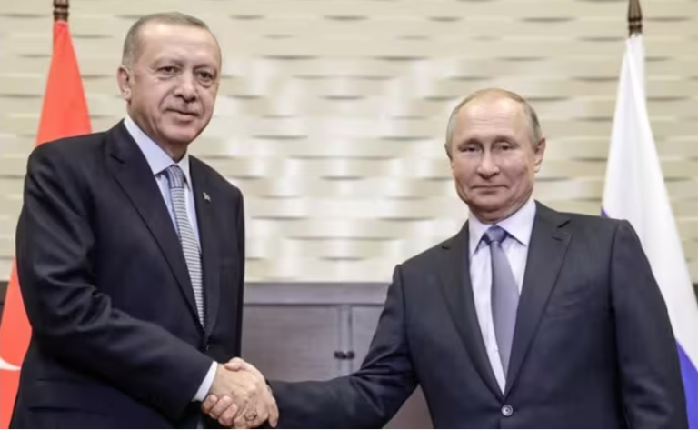Putin y Erdogan abordan la propuesta de paz de EEUU para Ucrania Archivo - Los presidentes de Turquía, Recep Tayyip Erdogan (izquierda), y Rusia, Vladimir Putin (derecha) - -/Kremlin/dpa - Archivo