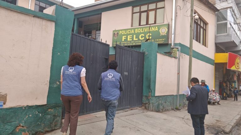 Defensor del Pueblo anuncia intervención y verificaciones tras enfrentamiento en Colcapirhua Delegados de la defensoría se apersonan a la Policía / Foto: Defensoría del Pueblo /
